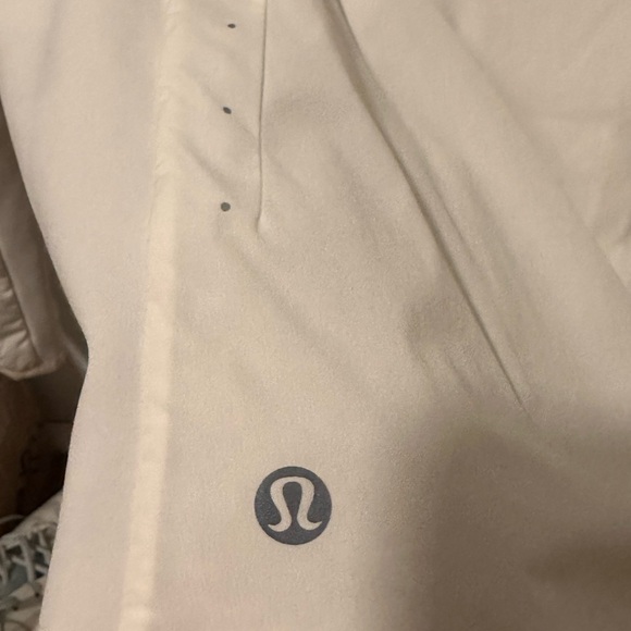 Lululemon white light puffer jacket - Picture 2 of 6